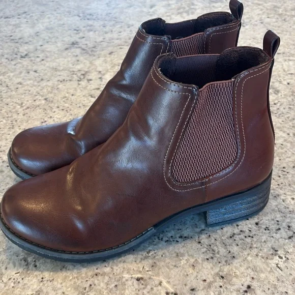 Eastland Jasmine Faux Leather Chelsea Boots with Fur Lining Size 11 - Picture 1 of 8